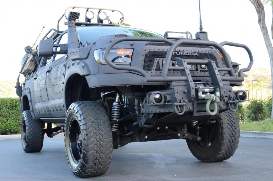  Toyota Tundra CrewMax 4x4 Zombie Apocalypse 2013 года  (фото 7 из 461)